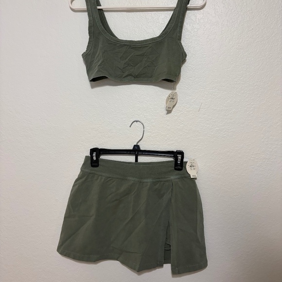 Aerie Offline Set - Picture 1 of 8